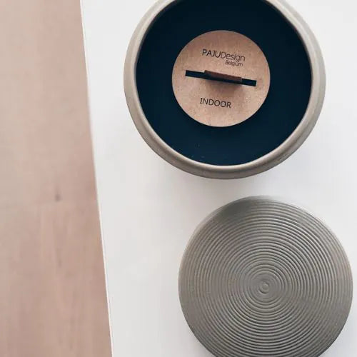 Bougie d'intérieure blanche naturel avec son couvercle