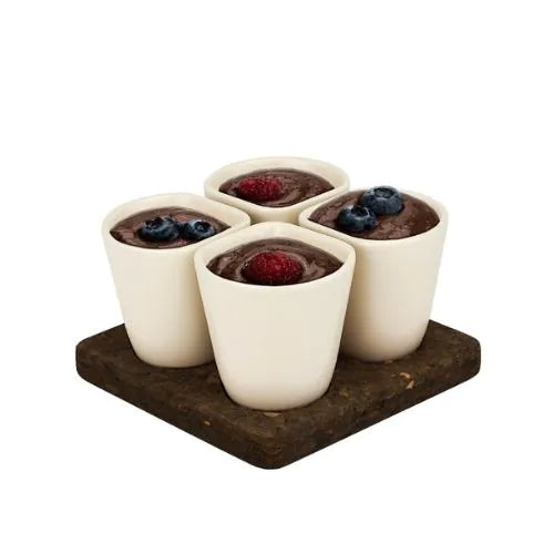 quatre tasses à café type verinne avec un dessert dedans